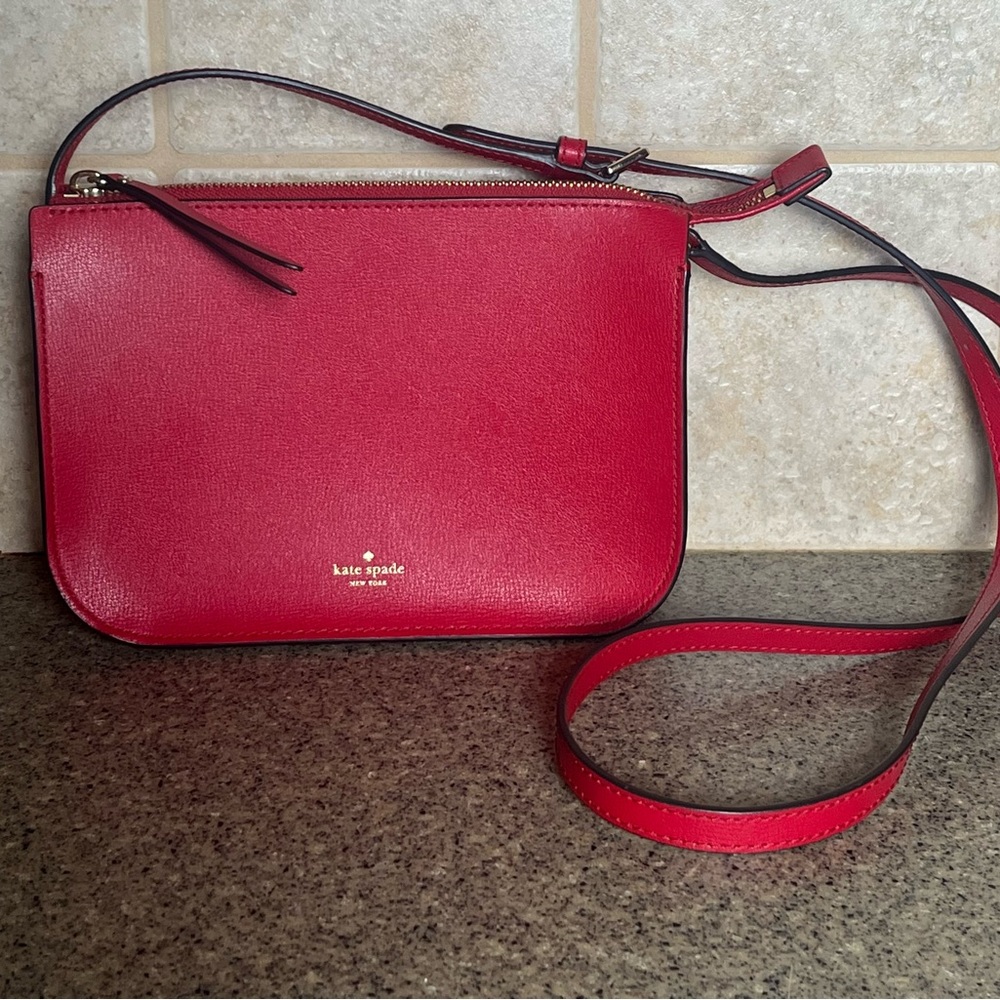 Kate Spade ♠️ Small Crossbody in Red